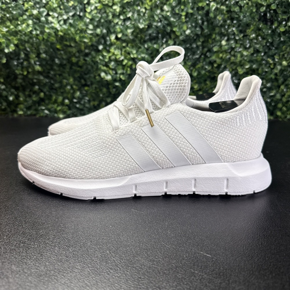 Adidas Swift Run 1.0 Sneakers Women's Size 9 White Gold Shoes